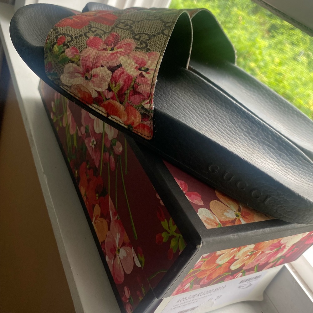 GUCCI GG Bloom Floral Slides Sandals